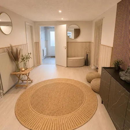 Habitación en casa particular Hyggeligt Vaerelse Med Faelles Opholdsrum Og Toilet Lunderskov